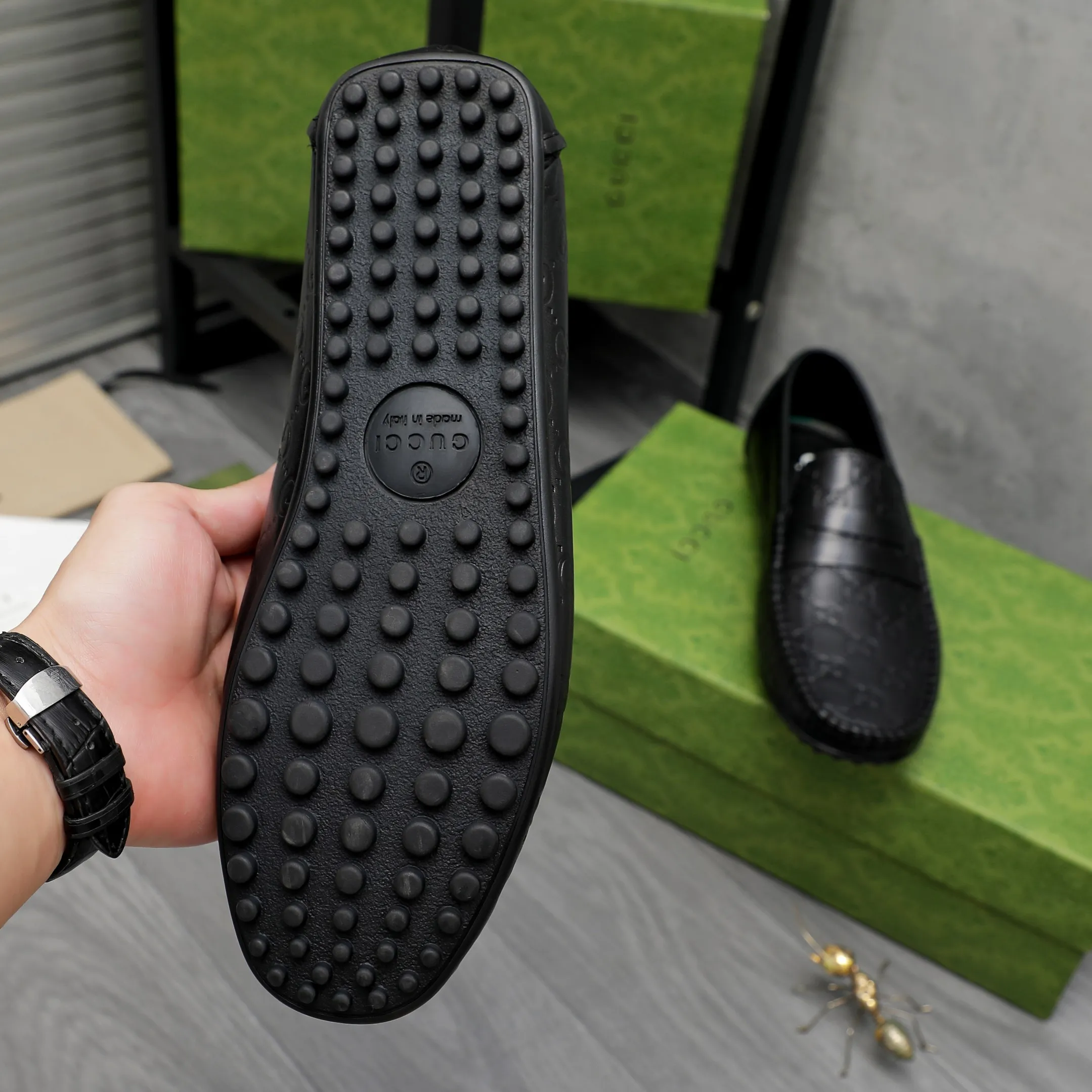 Men's shoes 💰380 Product trademark: GUCCI "Gucci" casual slip-on beanie shoes Regular size: 38-45 (45 is custom-made and non-returnable) Product materials: Selected high-quality embossed cowhide upper, pigskin lining, beanie outsole